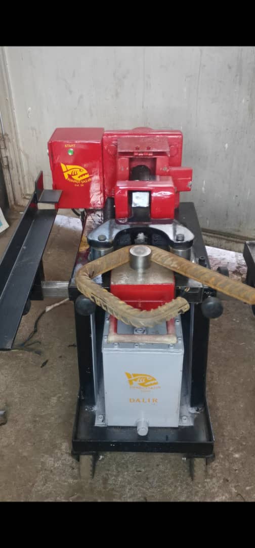 خاموت زن، قيچی میلگرد بر، خاموت سازان دلیر